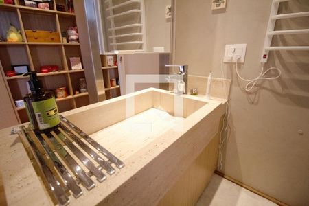 Apartamento à venda com 134m², 3 quartos e 2 vagas Apartamento à venda com 134m², 3 quartos e 2 vagasBanheiro da Suíte 1