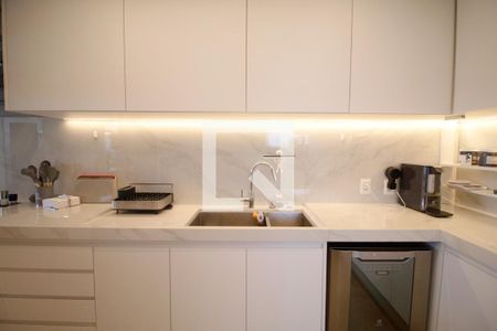 Apartamento à venda com 134m², 3 quartos e 2 vagas Apartamento à venda com 134m², 3 quartos e 2 vagasCozinha