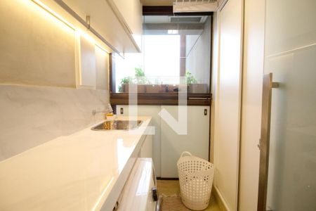 Apartamento à venda com 134m², 3 quartos e 2 vagas Apartamento à venda com 134m², 3 quartos e 2 vagasÁrea de serviço