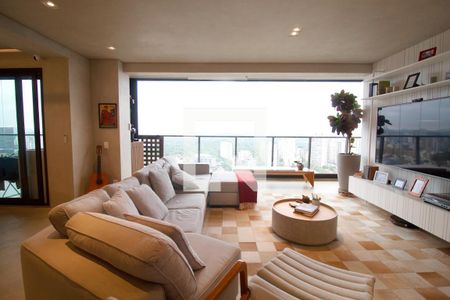 Sala de apartamento à venda com 3 quartos, 134m² em Vila Madalena, São Paulo