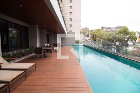 Apartamento à venda com 134m², 3 quartos e 2 vagas Apartamento à venda com 134m², 3 quartos e 2 vagasÁrea comum - Piscina