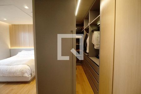 Apartamento à venda com 134m², 3 quartos e 2 vagas Apartamento à venda com 134m², 3 quartos e 2 vagasCloset da suíte 1