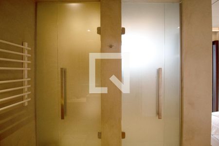 Apartamento à venda com 134m², 3 quartos e 2 vagas Apartamento à venda com 134m², 3 quartos e 2 vagasBanheiro da Suíte 1