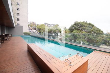 Apartamento à venda com 134m², 3 quartos e 2 vagas Apartamento à venda com 134m², 3 quartos e 2 vagasÁrea comum - Piscina