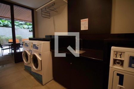 Apartamento à venda com 134m², 3 quartos e 2 vagas Apartamento à venda com 134m², 3 quartos e 2 vagasLavanderia