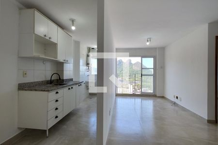 Sala/Cozinha de apartamento para alugar com 3 quartos, 115m² em Jacarepaguá, Rio de Janeiro