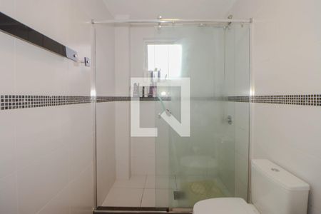 Casa à venda com 305m², 3 quartos e 2 vagasBanheiro da Suíte 1