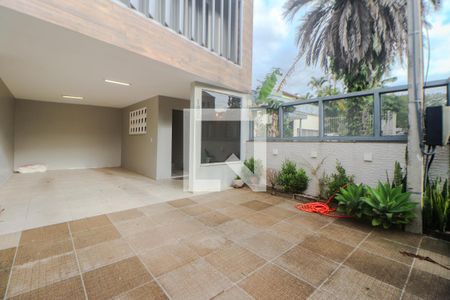 Casa à venda com 305m², 3 quartos e 2 vagasPátio Frente