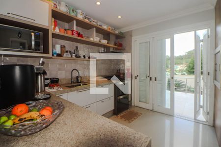 Casa à venda com 305m², 3 quartos e 2 vagasCozinha