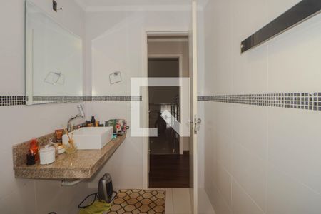 Casa à venda com 305m², 3 quartos e 2 vagasBanheiro da Suíte 1