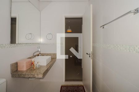 Casa à venda com 305m², 3 quartos e 2 vagasBanheiro da Suíte 2