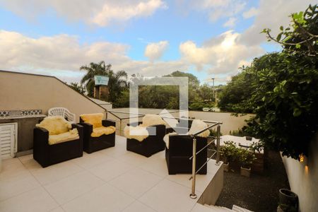 Casa à venda com 305m², 3 quartos e 2 vagasPátio Fundos