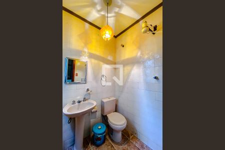 Casa à venda com 200m², 3 quartos e 6 vagasLavabo