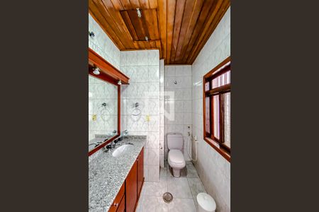 Casa à venda com 200m², 3 quartos e 6 vagasBanheiro