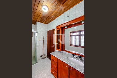 Casa à venda com 200m², 3 quartos e 6 vagasBanheiro