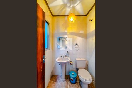 Casa à venda com 200m², 3 quartos e 6 vagasLavabo