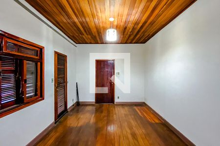 Casa à venda com 200m², 3 quartos e 6 vagasQuarto 2