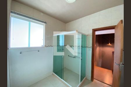 Casa à venda com 180m², 2 quartos e 1 vagaBanheiro Corredor