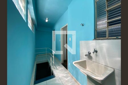 Casa à venda com 180m², 2 quartos e 1 vagaÁrea de Serviço