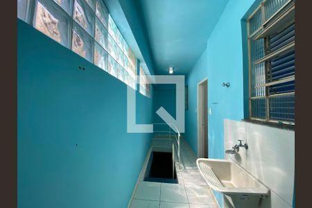 Casa à venda com 180m², 2 quartos e 1 vagaÁrea de Serviço