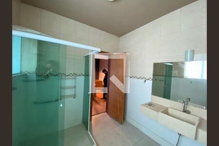 Casa à venda com 180m², 2 quartos e 1 vagaBanheiro Corredor