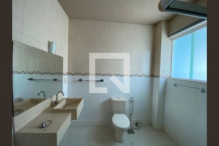Casa à venda com 180m², 2 quartos e 1 vagaBanheiro Corredor