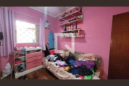 Casa à venda com 165m², 4 quartos e 2 vagasQuarto 1