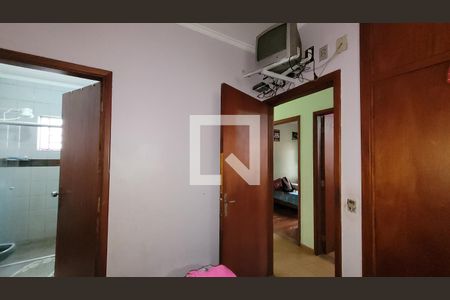 Casa à venda com 165m², 4 quartos e 2 vagasSuíte