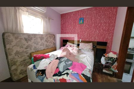 Casa à venda com 165m², 4 quartos e 2 vagasSuíte