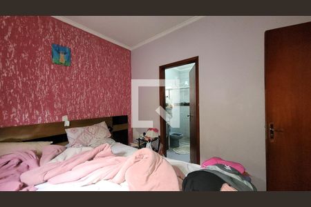 Casa à venda com 165m², 4 quartos e 2 vagasSuíte