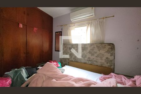 Casa à venda com 165m², 4 quartos e 2 vagasSuíte