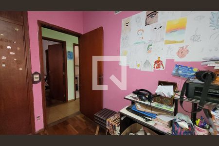 Casa à venda com 165m², 4 quartos e 2 vagasQuarto 1