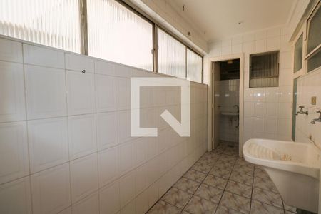 Apartamento à venda com 117m², 3 quartos e 1 vagaÁrea de Serviço