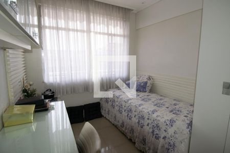 Apartamento à venda com 120m², 3 quartos e 2 vagasQuarto 2