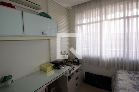 Apartamento à venda com 120m², 3 quartos e 2 vagasQuarto 2