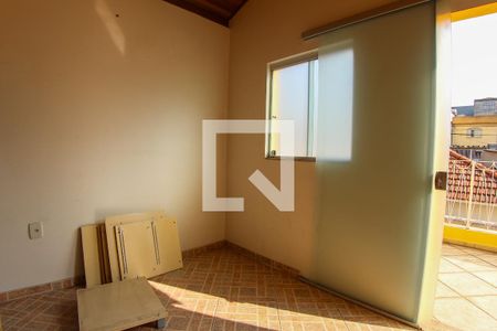 Casa à venda com 240m², 4 quartos e 6 vagas Casa à venda com 240m², 4 quartos e 6 vagasQuarto de Serviço