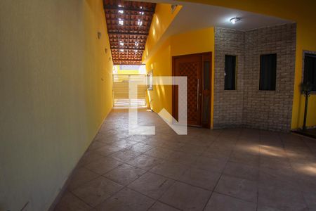 Casa à venda com 240m², 4 quartos e 6 vagas Casa à venda com 240m², 4 quartos e 6 vagasÁrea comum