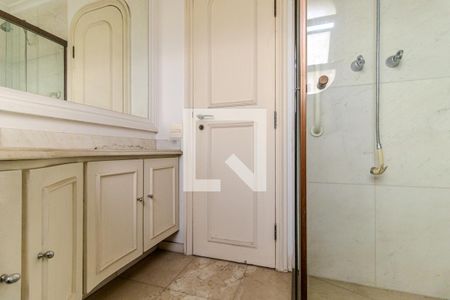 Apartamento para alugar com 240m², 2 quartos e 4 vagasBanheiro da Suíte 1