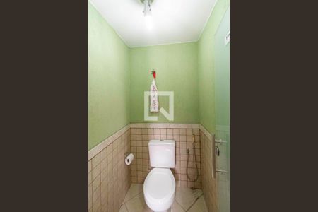 Casa à venda com 485m², 5 quartos e 6 vagasLavabo - Área externa