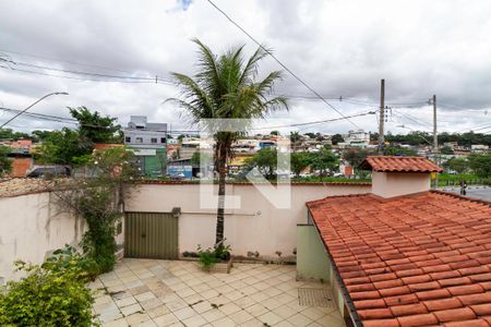 Casa à venda com 485m², 5 quartos e 6 vagasVista da varanda da sala 2