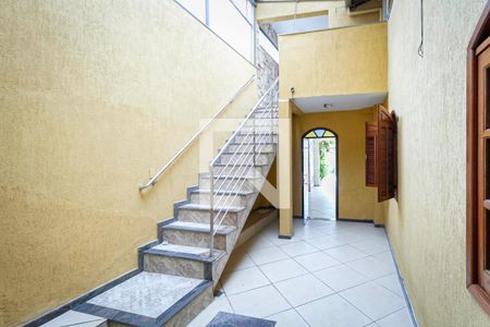 Casa à venda com 485m², 5 quartos e 6 vagasEscada