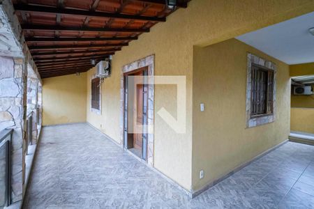 Casa à venda com 485m², 5 quartos e 6 vagasVaranda da sala 2