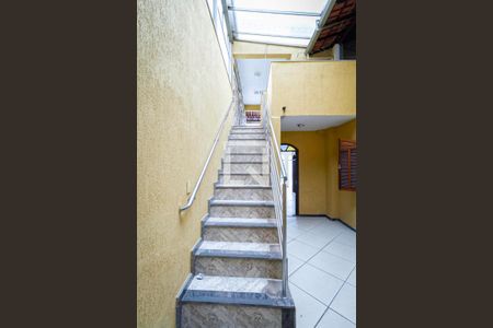 Casa à venda com 485m², 5 quartos e 6 vagasEscada