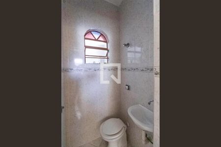 Casa à venda com 485m², 5 quartos e 6 vagasBanheiro de serviço