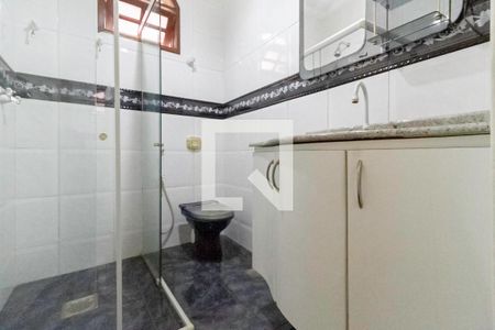 Casa à venda com 485m², 5 quartos e 6 vagasBanheiro social