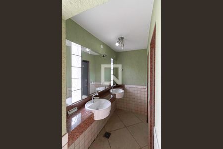 Casa à venda com 485m², 5 quartos e 6 vagasLavabo - Área externa