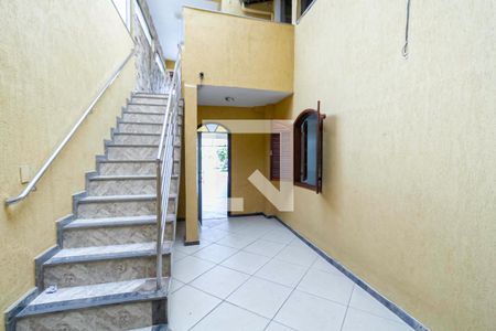 Casa à venda com 485m², 5 quartos e 6 vagasEscada