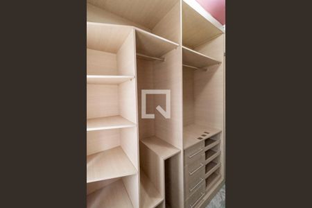 Casa à venda com 485m², 5 quartos e 6 vagasCloset da suíte 2