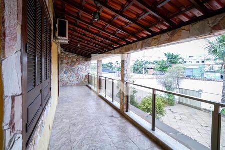 Casa à venda com 485m², 5 quartos e 6 vagasVaranda da sala 2