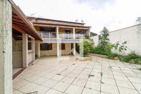 Casa à venda com 485m², 5 quartos e 6 vagasQuintal
